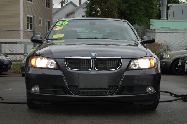 2006 BMW 3 series 2WD 4dr Heat