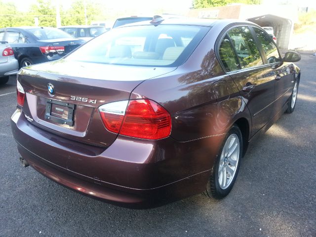 2006 BMW 3 series 2WD 4dr Heat