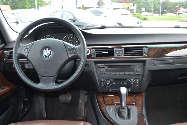 2006 BMW 3 series 4WD 4dr Heat