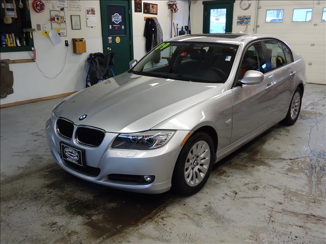 2009 BMW 3 series Sport-awd-2nd Bench-third-1 Owner