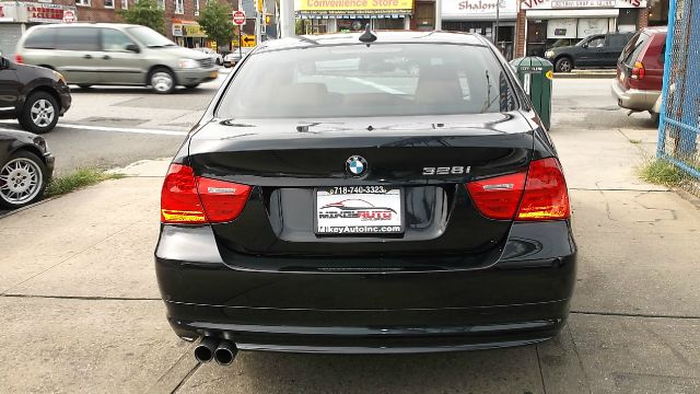 2010 BMW 3 series LX FWD Sedan