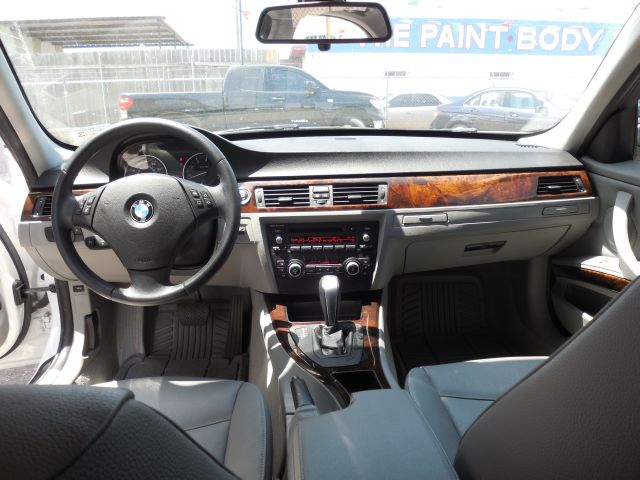 2011 BMW 3 series SE Automatic 4X4 Beutiful