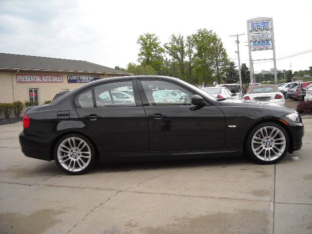 2011 BMW 3 series (marshalltown)