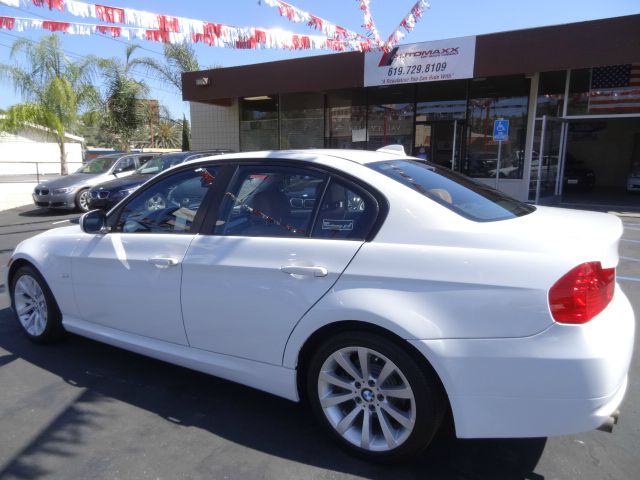 2011 BMW 3 series SE Automatic 4X4 Beutiful