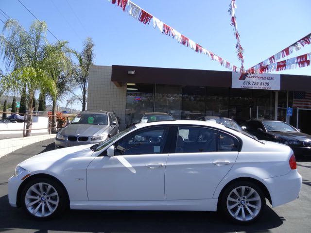 2011 BMW 3 series SE Automatic 4X4 Beutiful