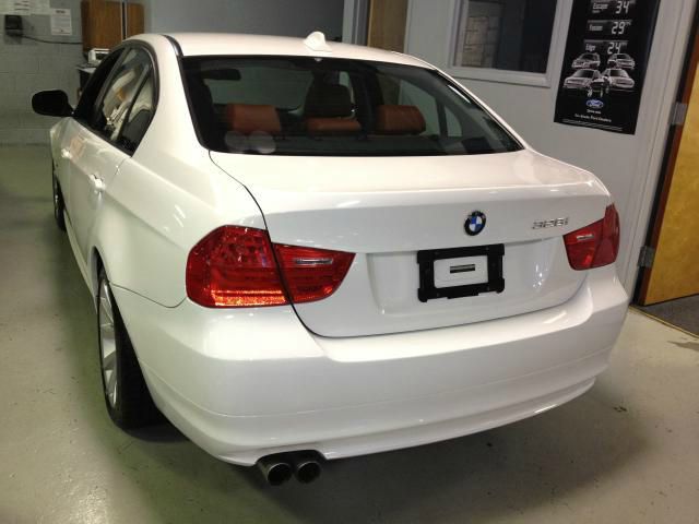 2011 BMW 3 series AVEO BASE 4DR