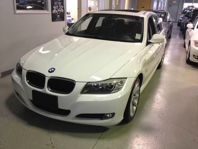 2011 BMW 3 series AVEO BASE 4DR