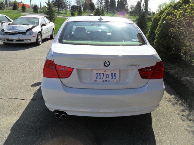 2011 BMW 3 series EXT WB W/1sb PKG