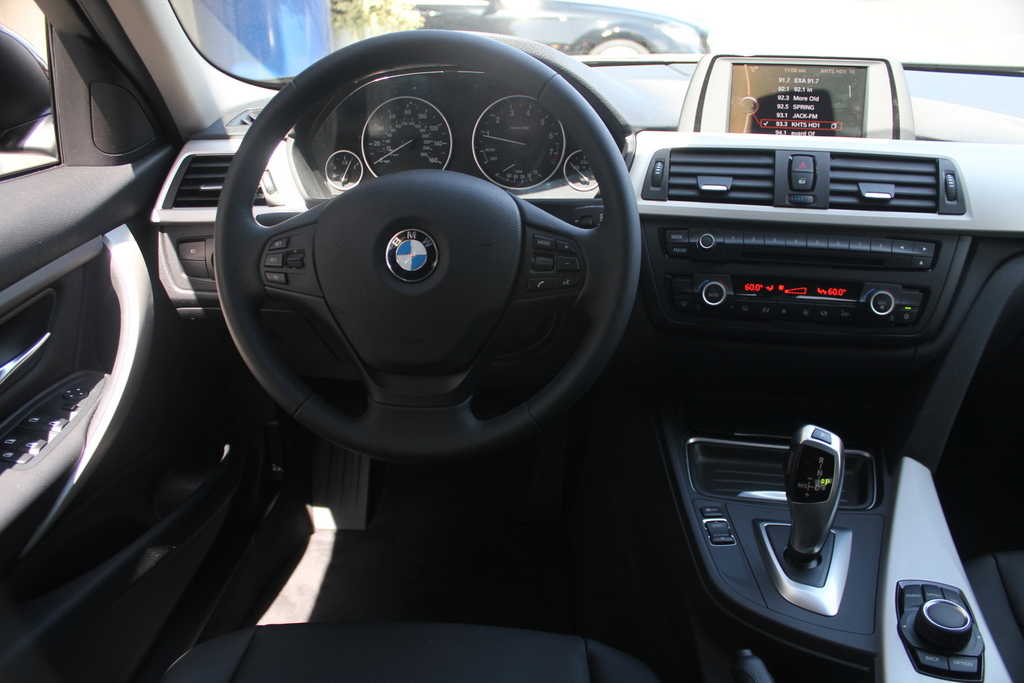 2012 BMW 3 series SE Automatic 4X4 Beutiful