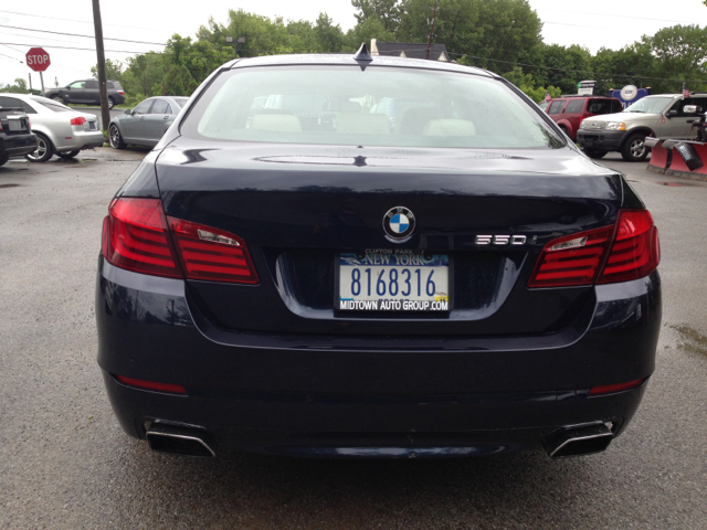 2011 BMW 5-Series Luxury Premier