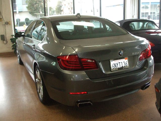 2011 BMW 5 series Luxury Premier