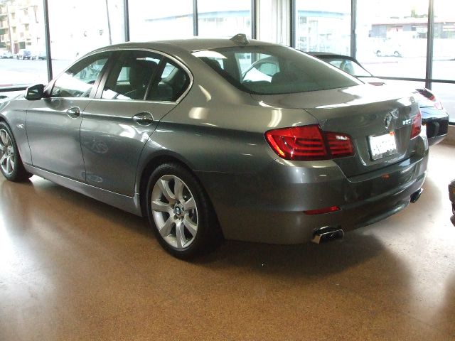 2011 BMW 5 series Luxury Premier