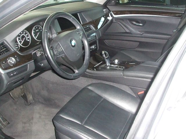 2011 BMW 5 series Luxury Premier