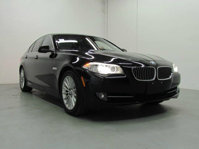 2011 BMW 5 series T6 AWD Leather Moonroof Navigation