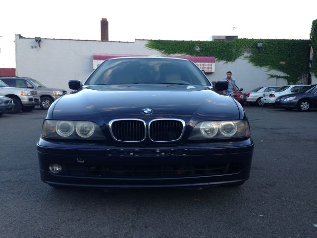 2001 BMW 5 series LT. 4WD. Sunroof, Leather