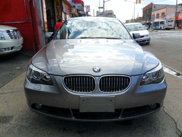 2005 BMW 5 series EX-L W/rear Ent System