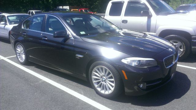 2011 BMW 5 series 300S V6