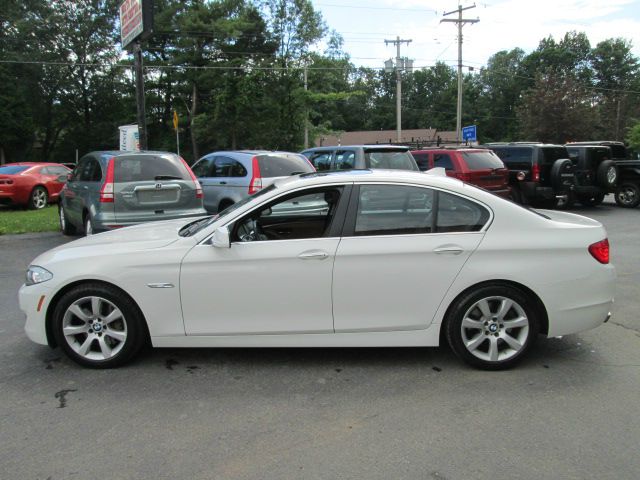 2011 BMW 5 series Luxury Premier