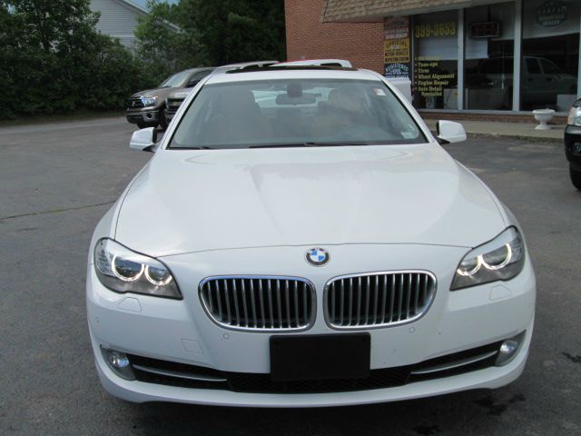 2011 BMW 5 series Luxury Premier