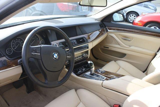 2011 BMW 5 series Se/fullyloaded