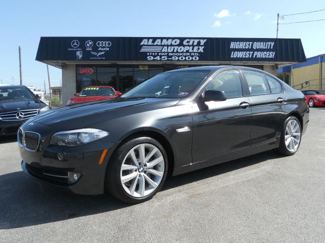 2011 BMW 5 series XLS AWD 4 WD