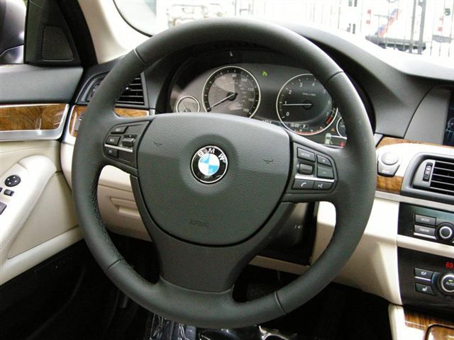 2013 BMW 5 series Se/fullyloaded