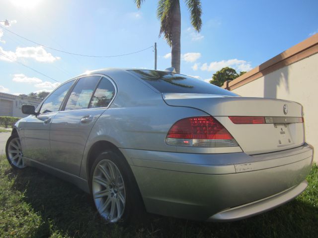 2004 BMW 7 series XLT 4x4 W/leather