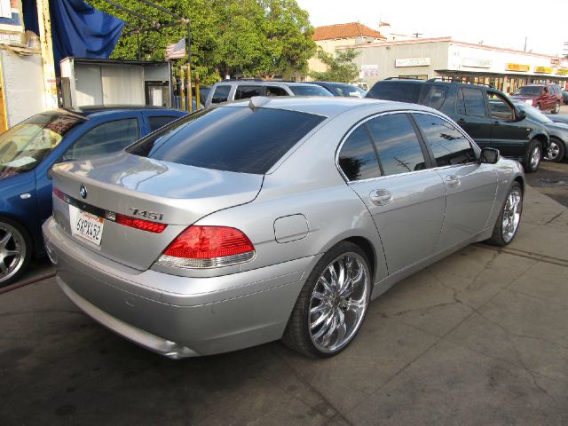 2004 BMW 7 series XLT 4x4 W/leather