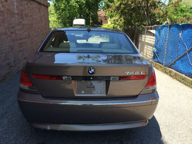 2004 BMW 7 series 4dr 2.5L Turbo W/sunroof/3rd Row AWD SUV