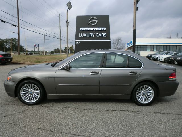 2005 BMW 7 series XLT 4x4 W/leather