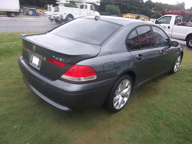 2002 BMW 7 series XLT 4x4 W/leather