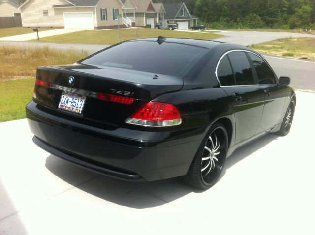 2002 BMW 7 series XLT 4x4 W/leather