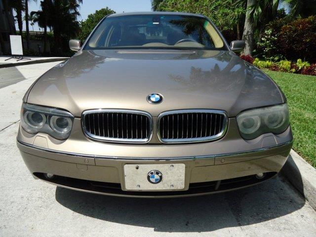 2004 BMW 7 series XLE FULL Loadedwhy PAY MORE Sedan