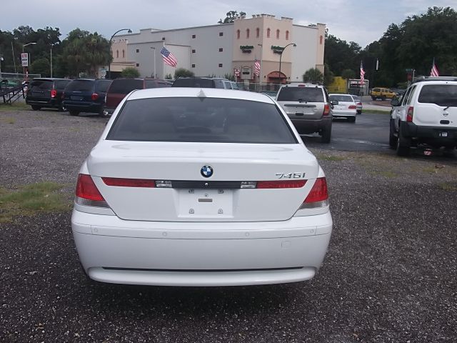 2004 BMW 7 series XLT 4x4 W/leather