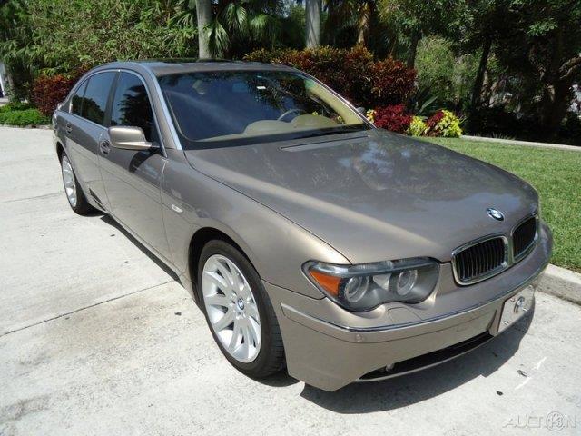 2004 BMW 7 series XLE FULL Loadedwhy PAY MORE Sedan