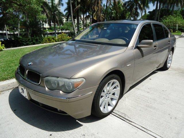 2004 BMW 7 series XLE FULL Loadedwhy PAY MORE Sedan