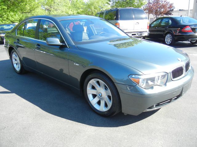 2004 BMW 7 series XLT 4x4 W/leather