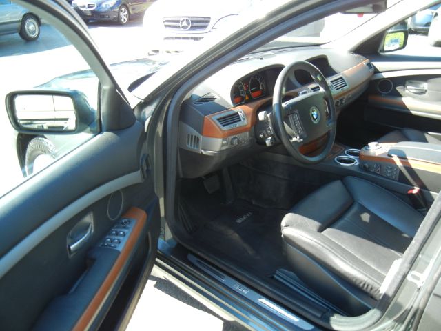 2004 BMW 7 series XLT 4x4 W/leather