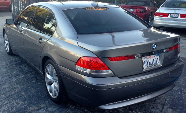 2004 BMW 7 series XLT 4x4 W/leather