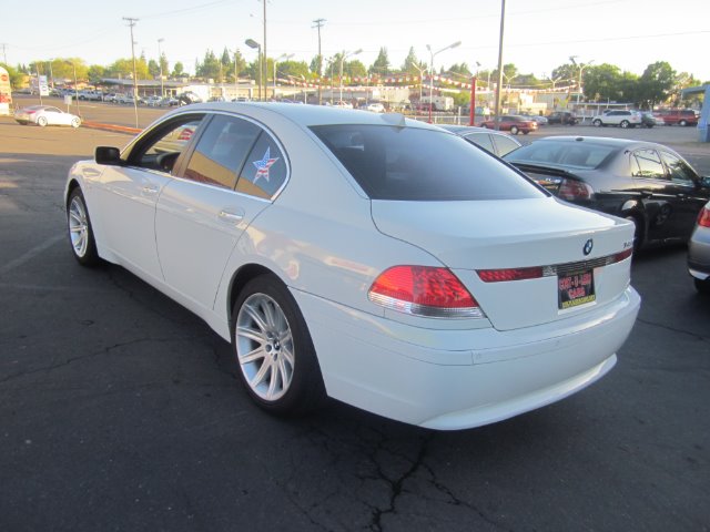 2005 BMW 7 series XLT 4x4 W/leather