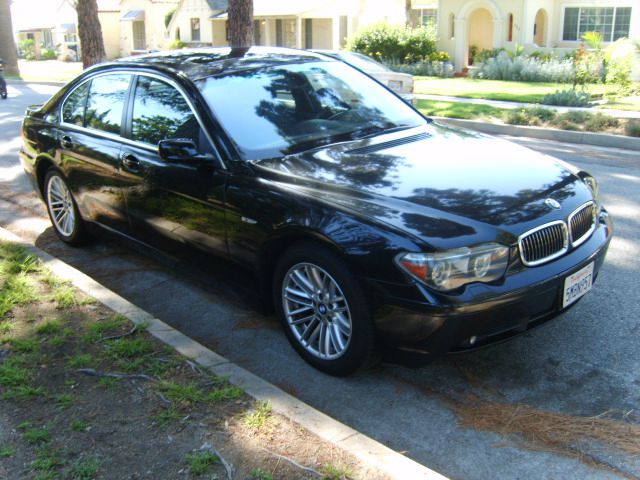 2005 BMW 7 series XLT 4x4 W/leather