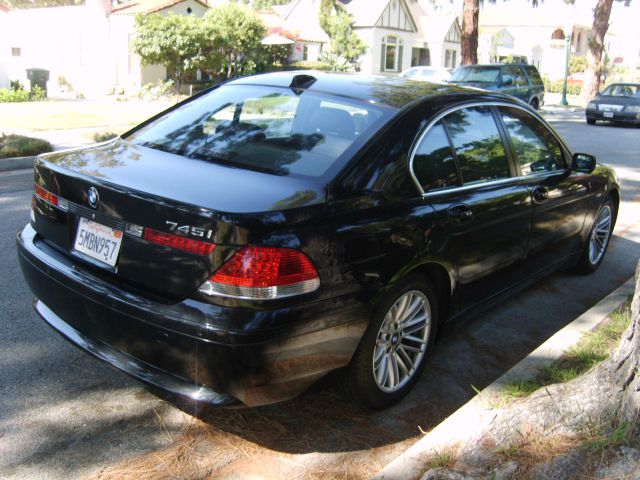 2005 BMW 7 series XLT 4x4 W/leather