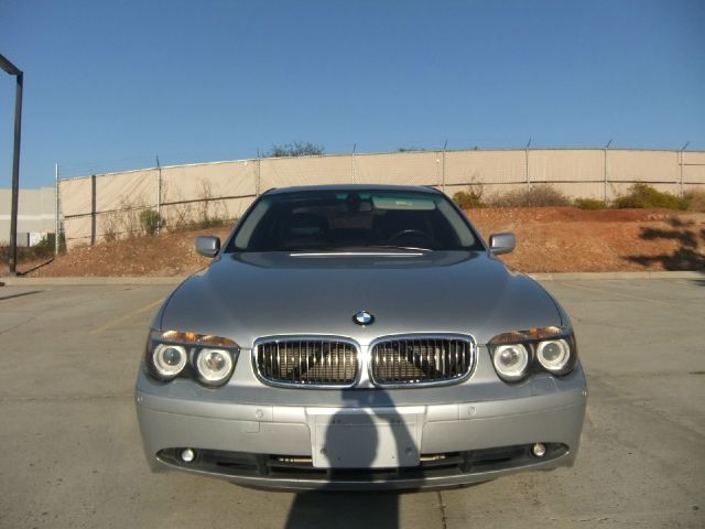 2005 BMW 7 series XLT 4x4 W/leather