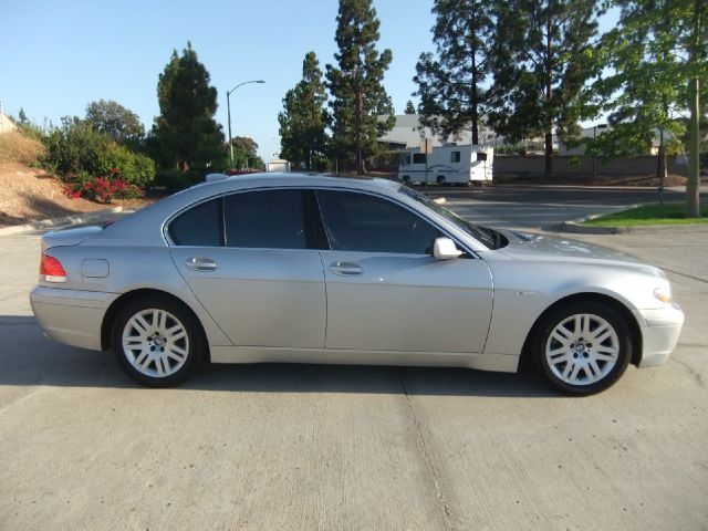 2005 BMW 7 series XLT 4x4 W/leather