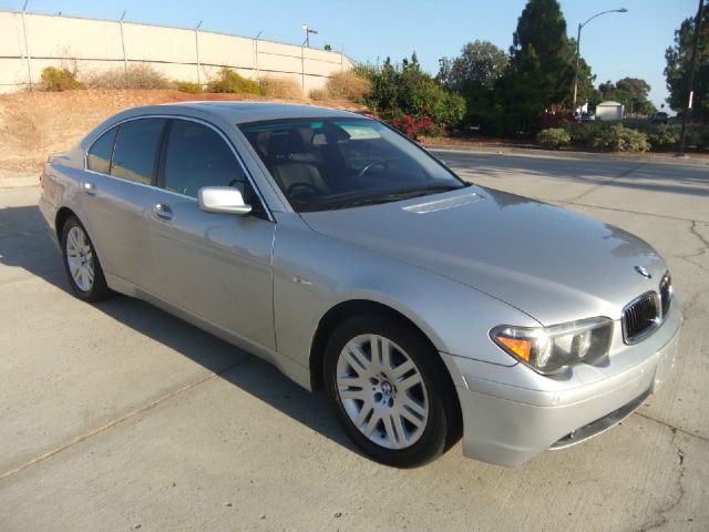 2005 BMW 7 series XLT 4x4 W/leather