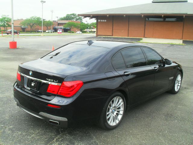 2010 BMW 7 series XLE Sedan 4D