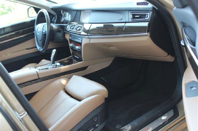 2011 BMW 7 series Recreational