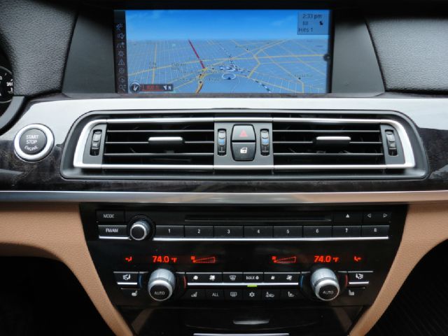 2011 BMW 7 series XLE Sedan 4D