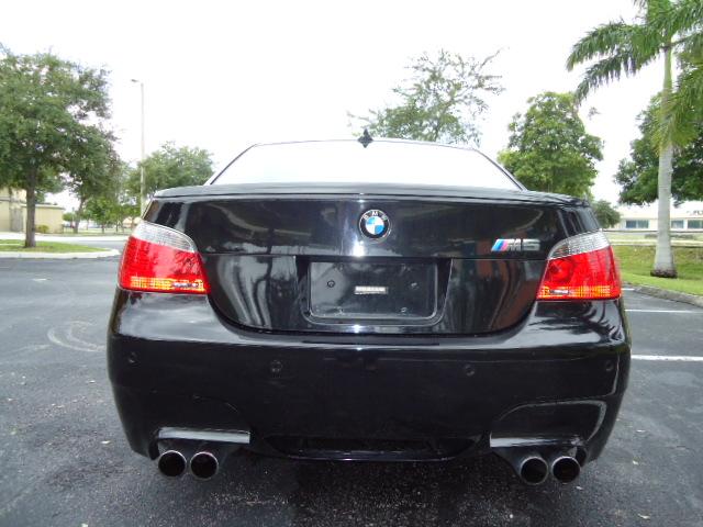 2006 BMW M5 Base