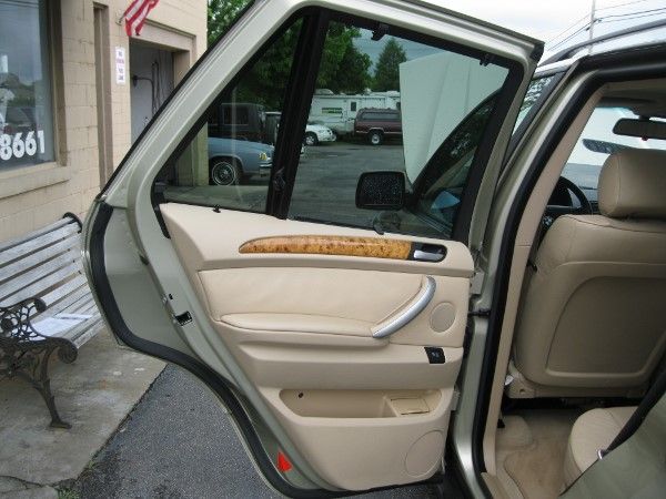 2001 BMW X5 Lightning